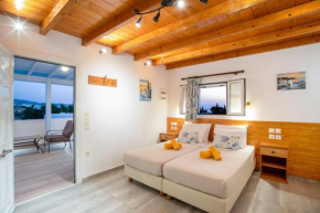 Room in Apartment - Third floor with sea view Double or twin room with private terrace